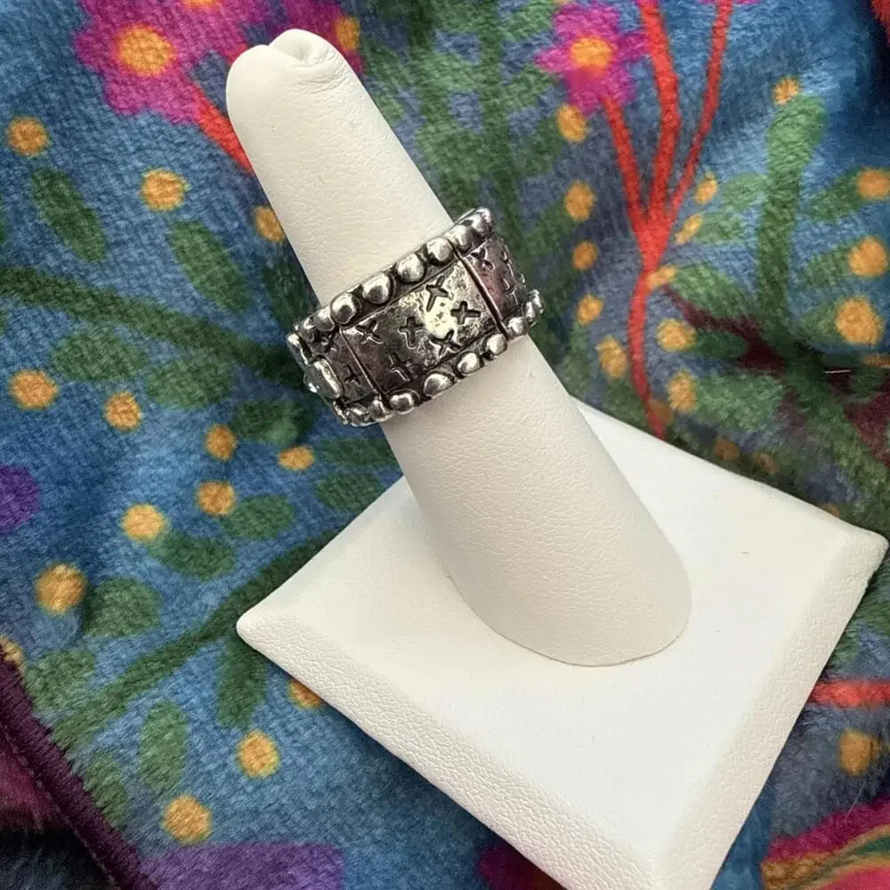NWT Hammered Silver Tone Rustic Western Cowgirl Boho Stretch Ring